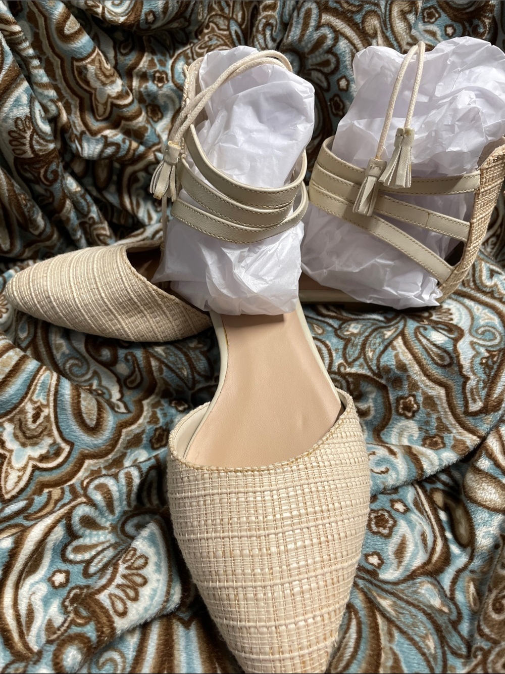 New Look Woven Pointed-Toe Ankle Tie Flats in Cream size 8 1/2
